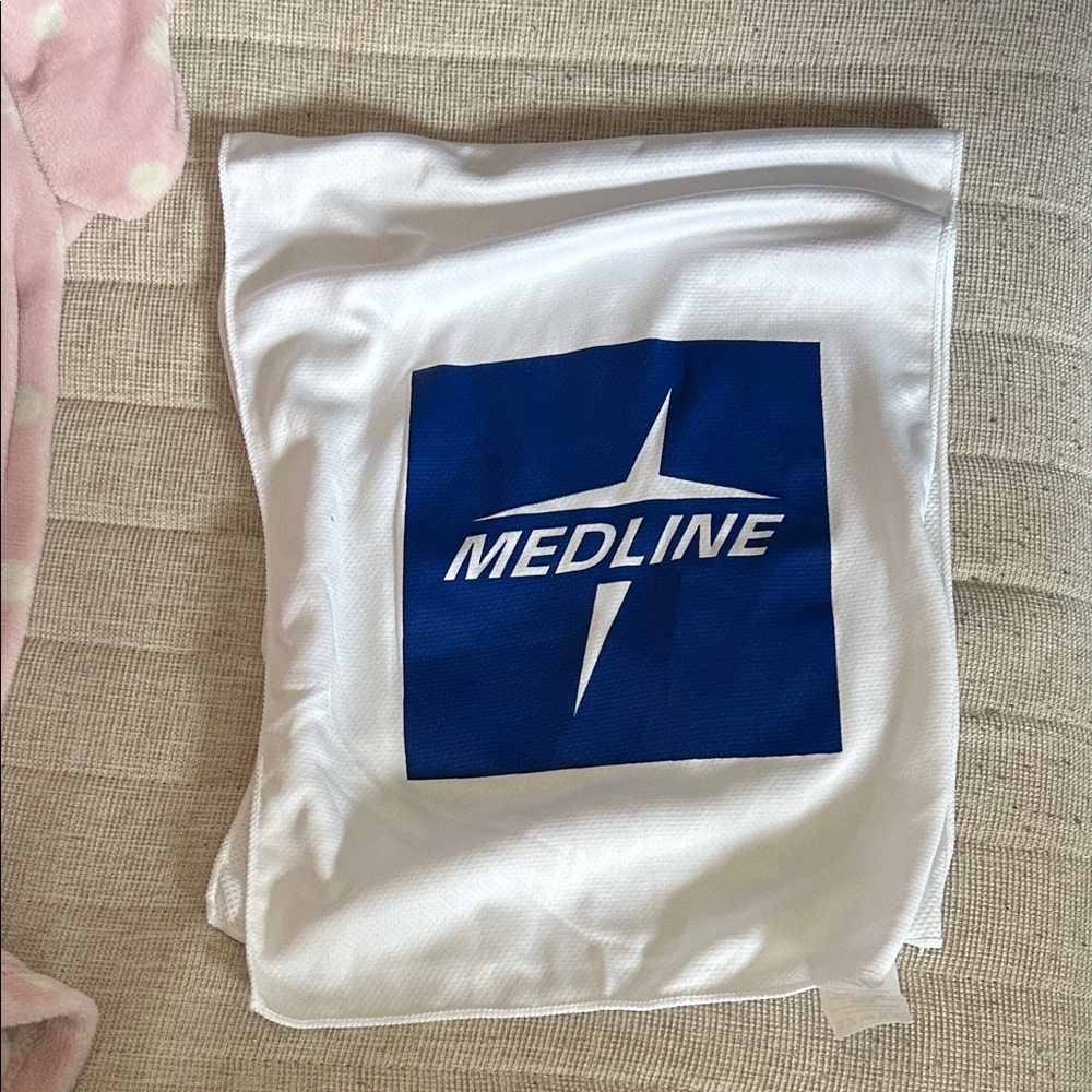 Free with bundle! MEDLINE Lightweight Performance Towel